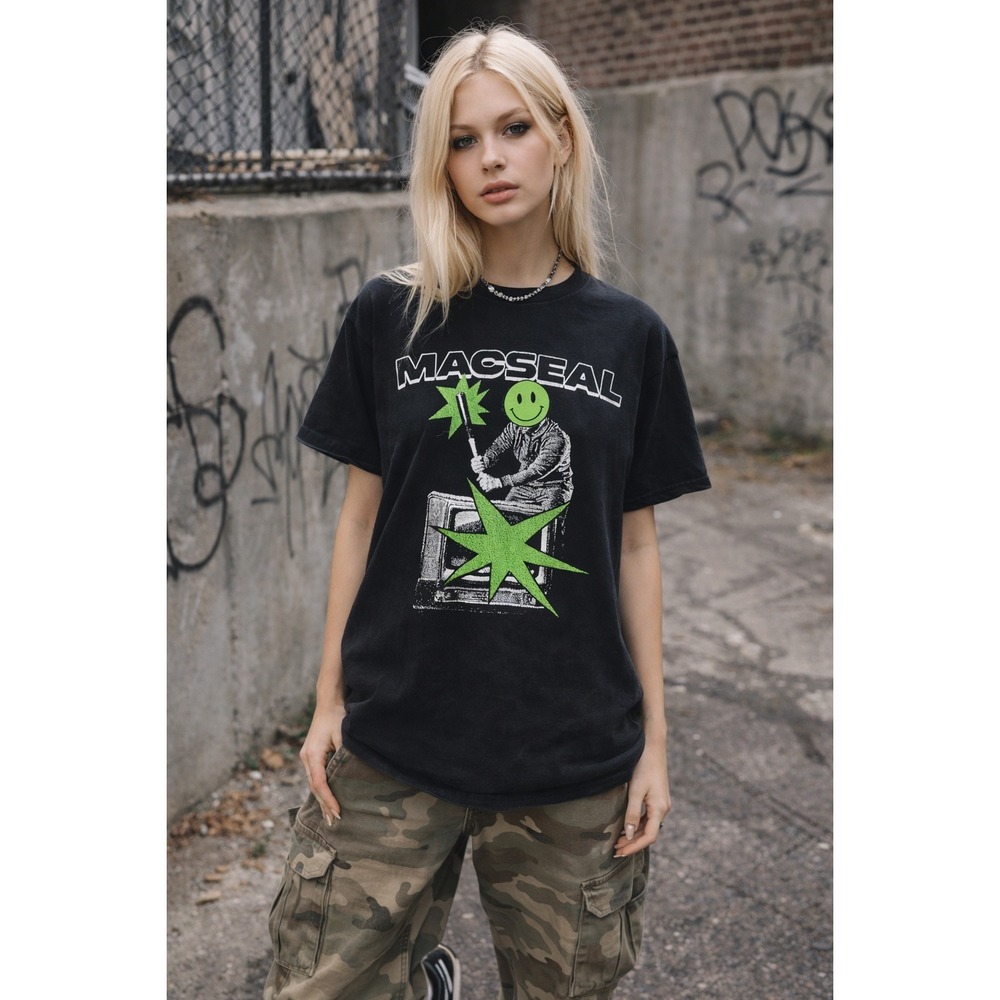 Macseal Smiley Graphic Band Tee Black Small
